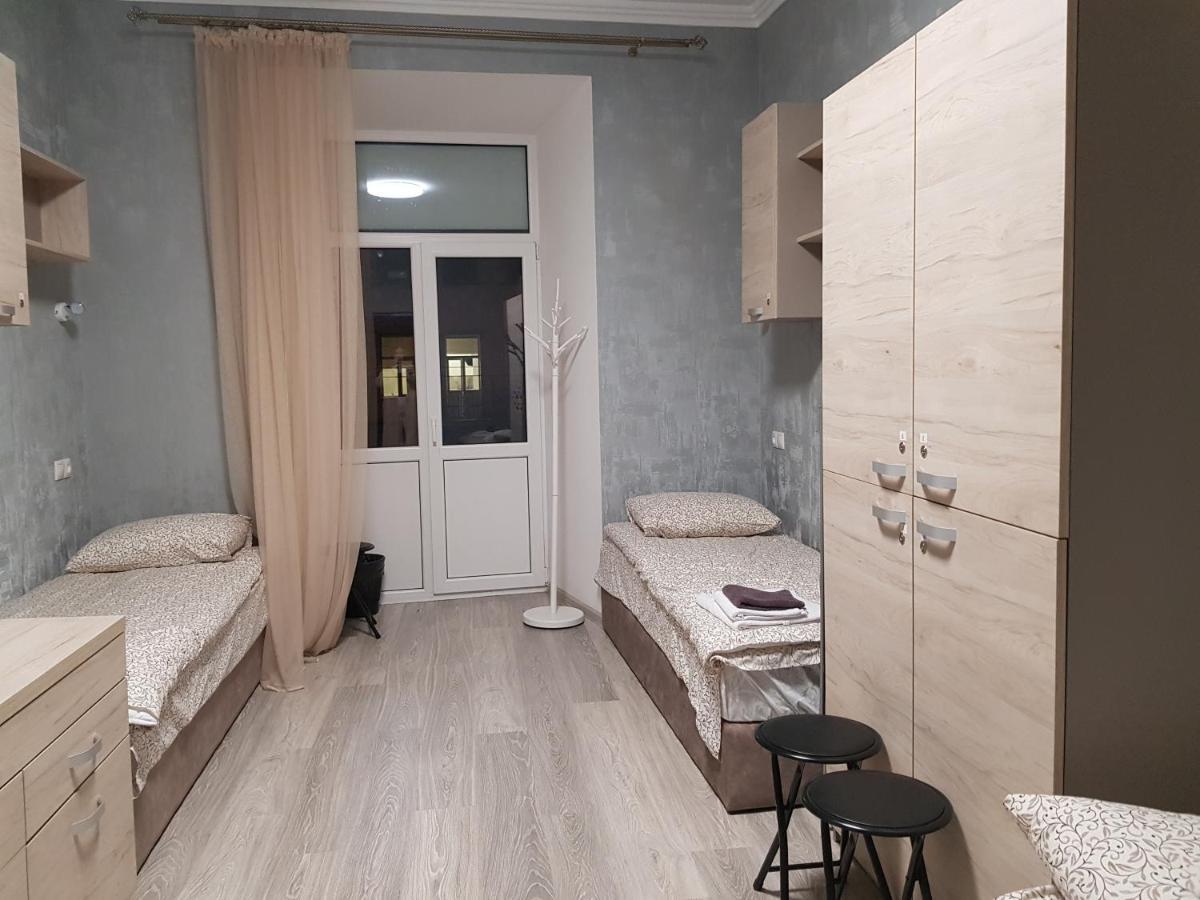 Hostel "Гном & Gnome" Lviv Exterior foto